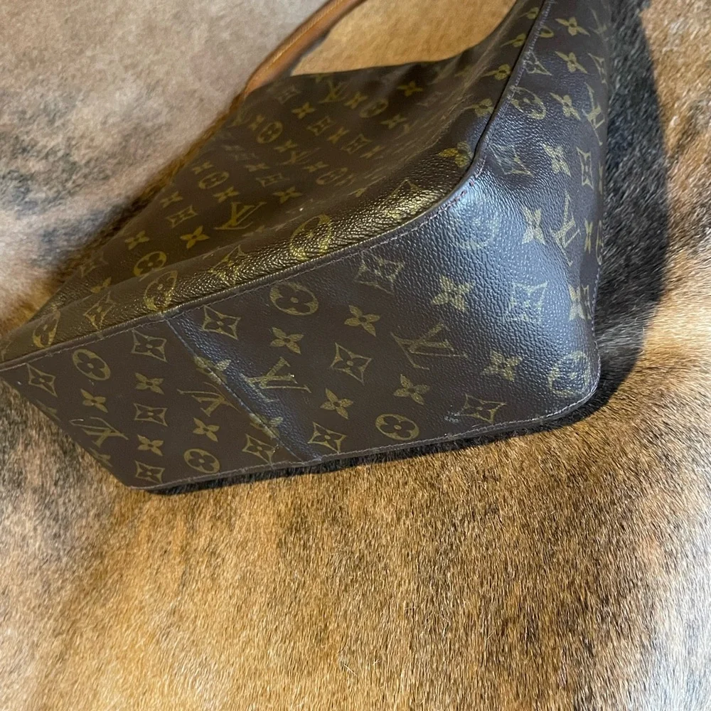 LOUIS VUITTON Looping GM Shoulder Bag - Picture 5 of 6